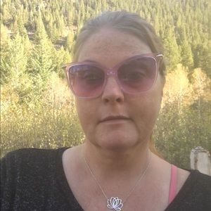 Meet your Posher, Heidi